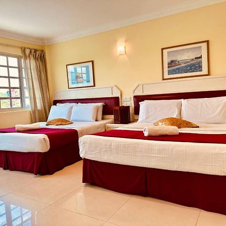 Carlton Hotel Seremban - Next To Terminal Bus Station Luaran gambar