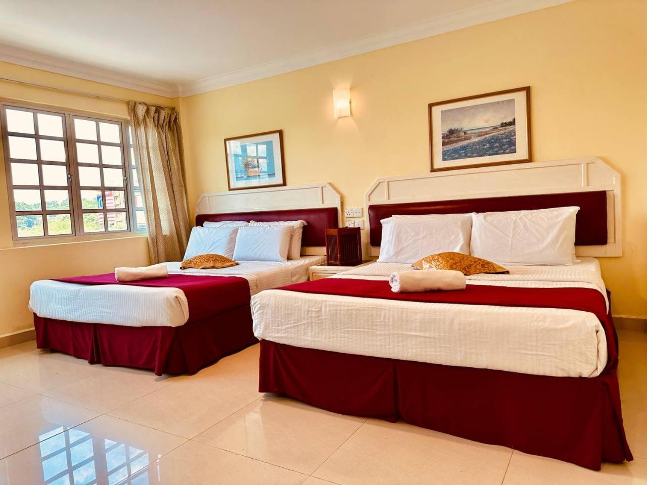 Carlton Hotel Seremban - Next To Terminal Bus Station Luaran gambar