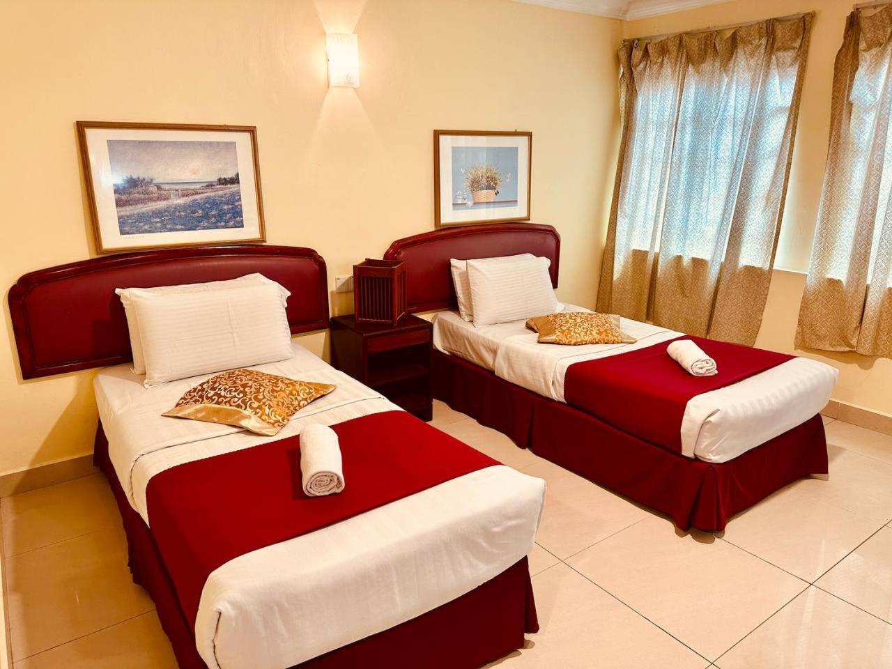 Carlton Hotel Seremban - Next To Terminal Bus Station Luaran gambar